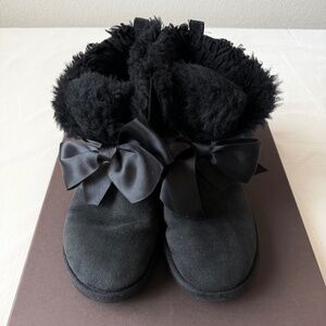 Uggs with Bow Size 7